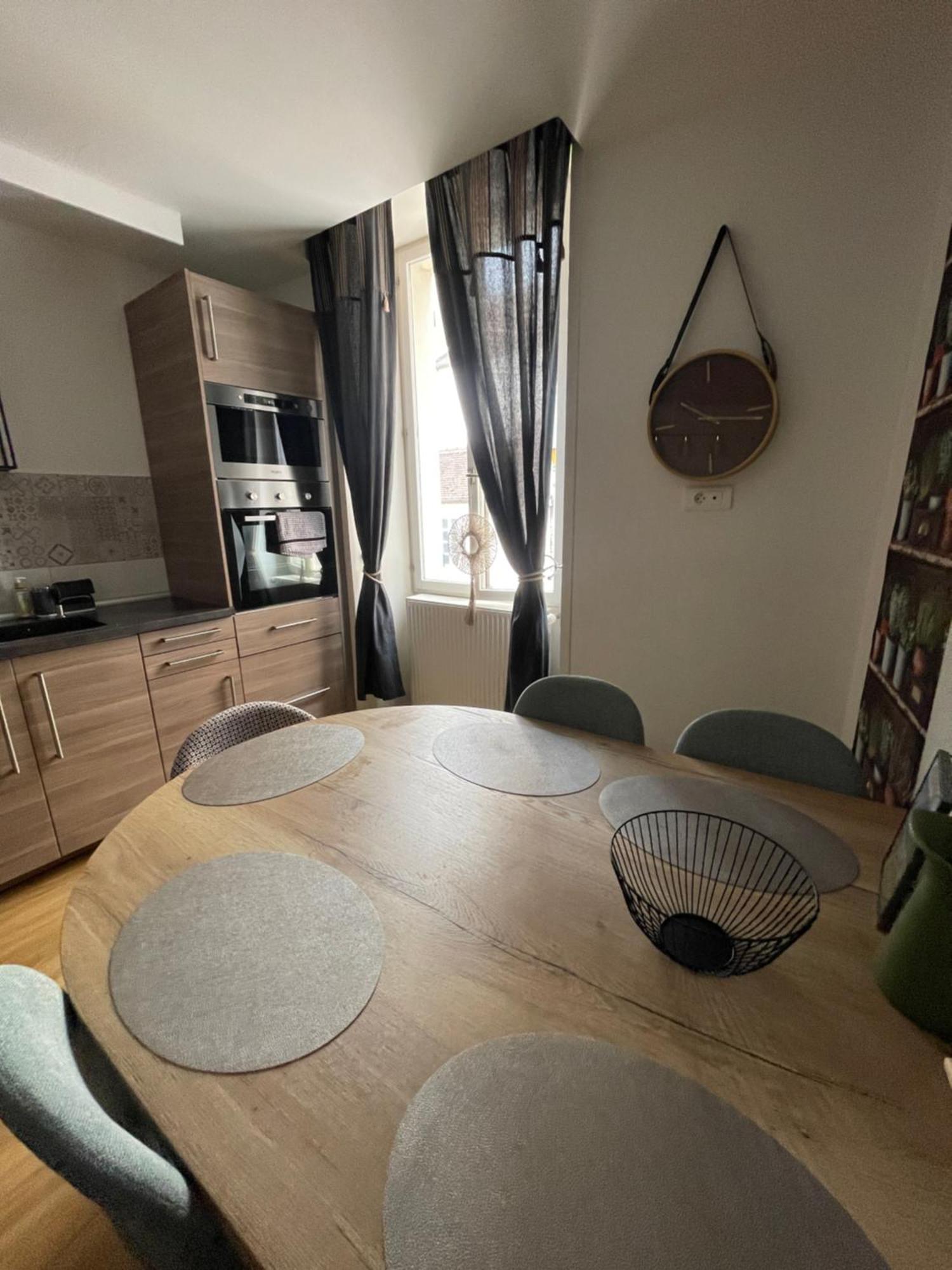 Appartement Moderne Centre Ville, 5 Personnes, 65 M2 Semur-en-Auxois Luaran gambar
