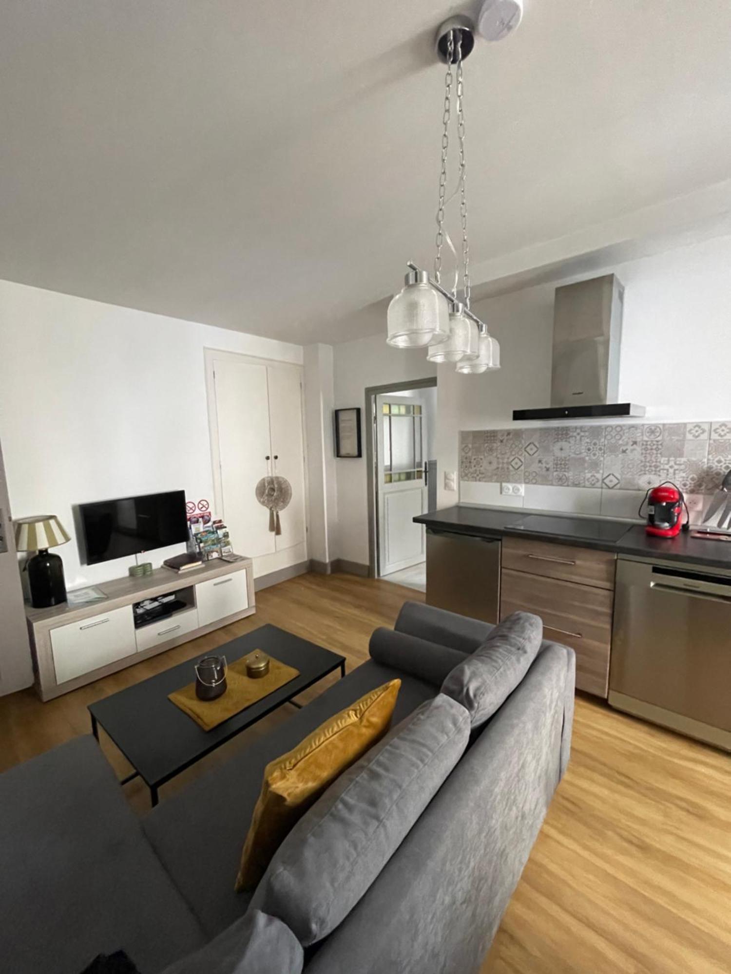 Appartement Moderne Centre Ville, 5 Personnes, 65 M2 Semur-en-Auxois Luaran gambar
