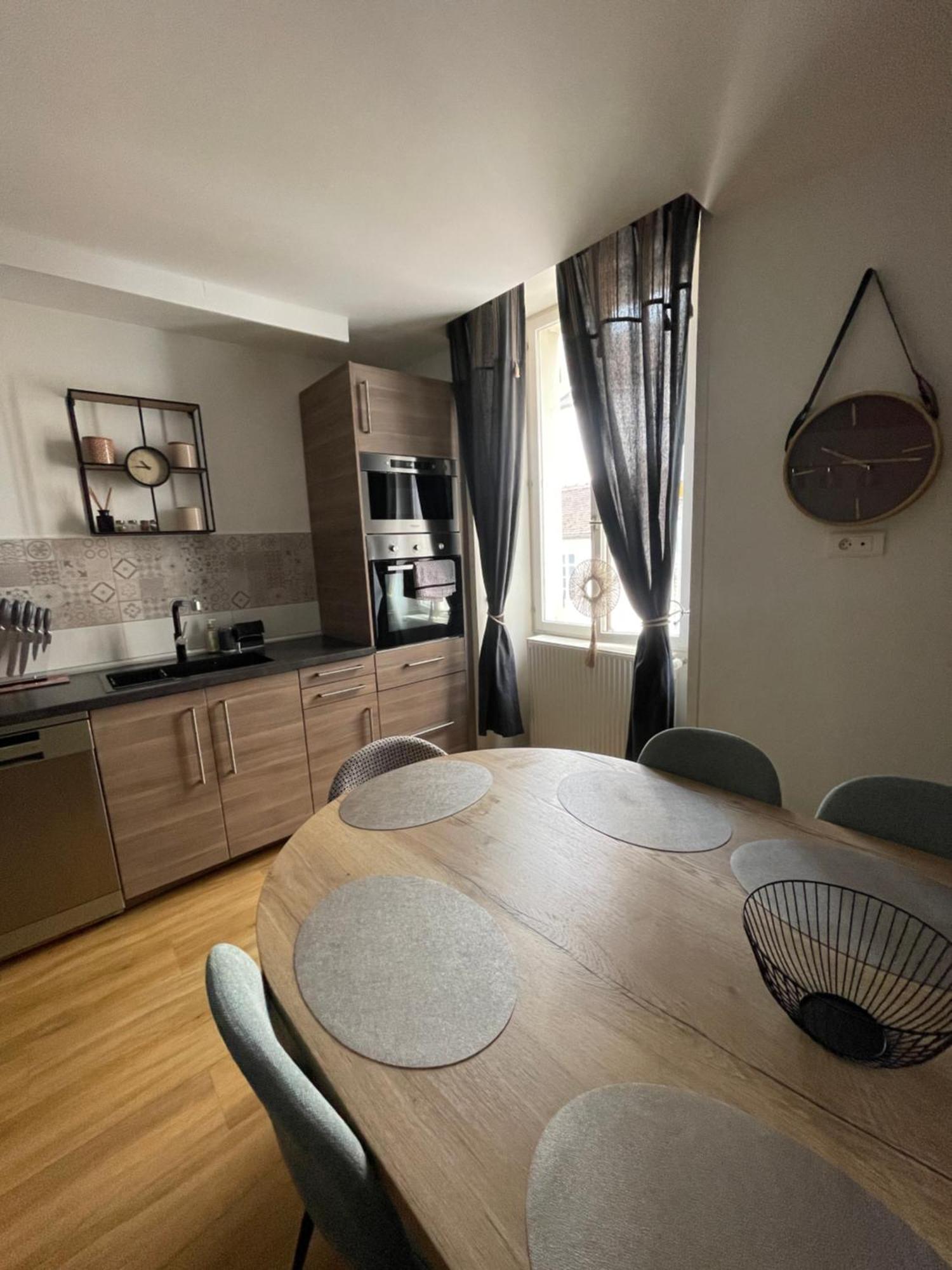 Appartement Moderne Centre Ville, 5 Personnes, 65 M2 Semur-en-Auxois Luaran gambar