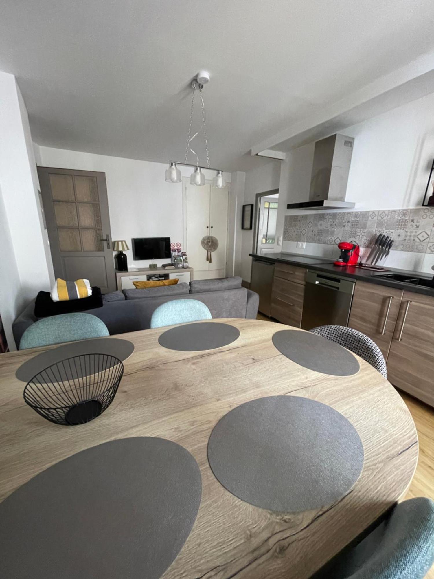 Appartement Moderne Centre Ville, 5 Personnes, 65 M2 Semur-en-Auxois Luaran gambar